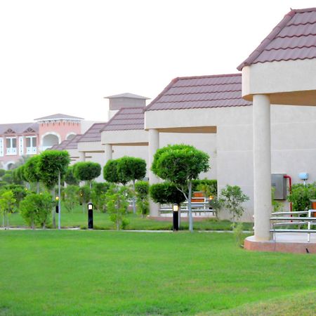 Radisson Blu Resort, Al Khobar Half Moon Bay Esterno foto Residential villas in Al-Ghazal