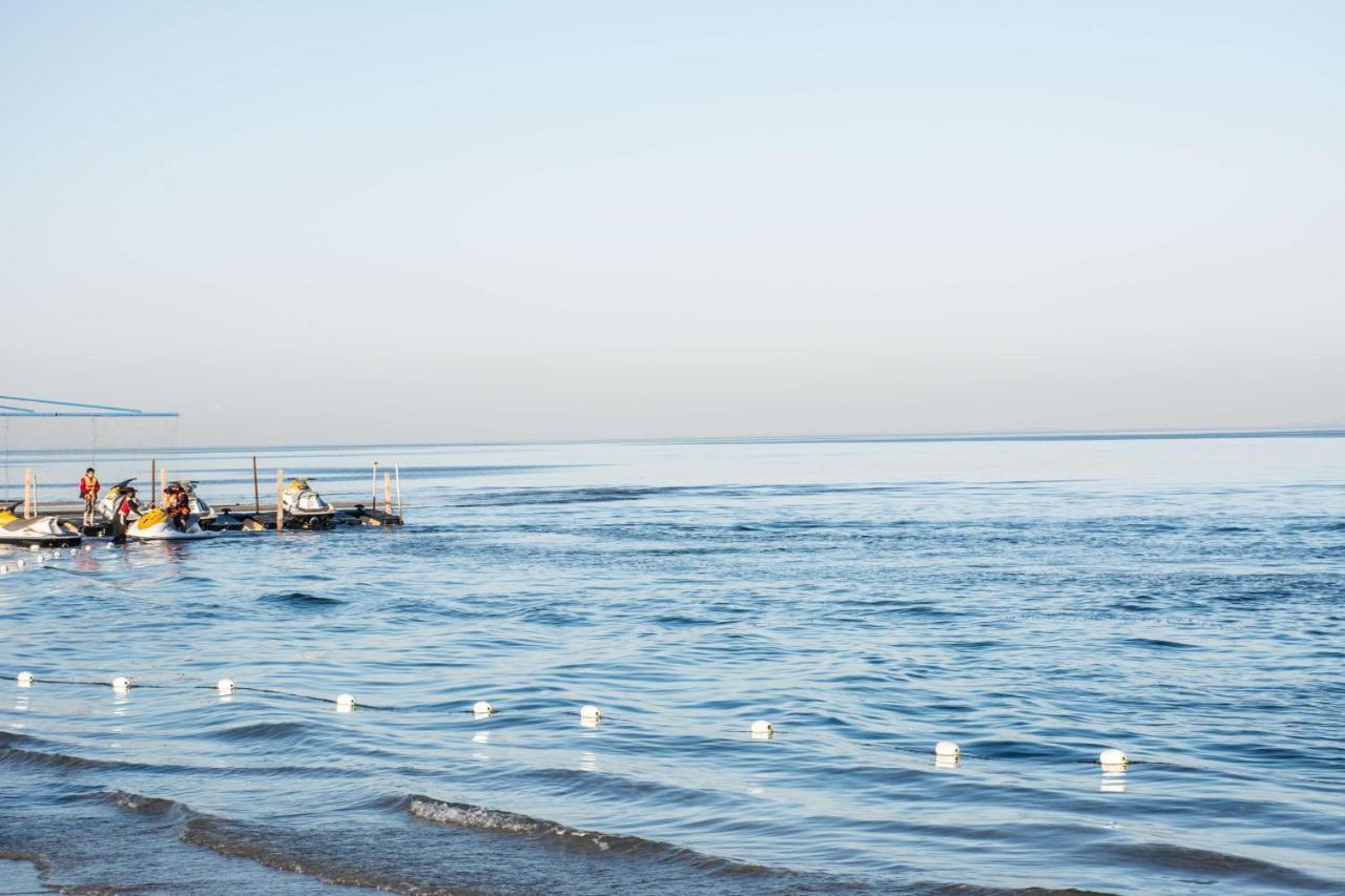 Radisson Blu Resort, Al Khobar Half Moon Bay Esterno foto View of the sea from the beach