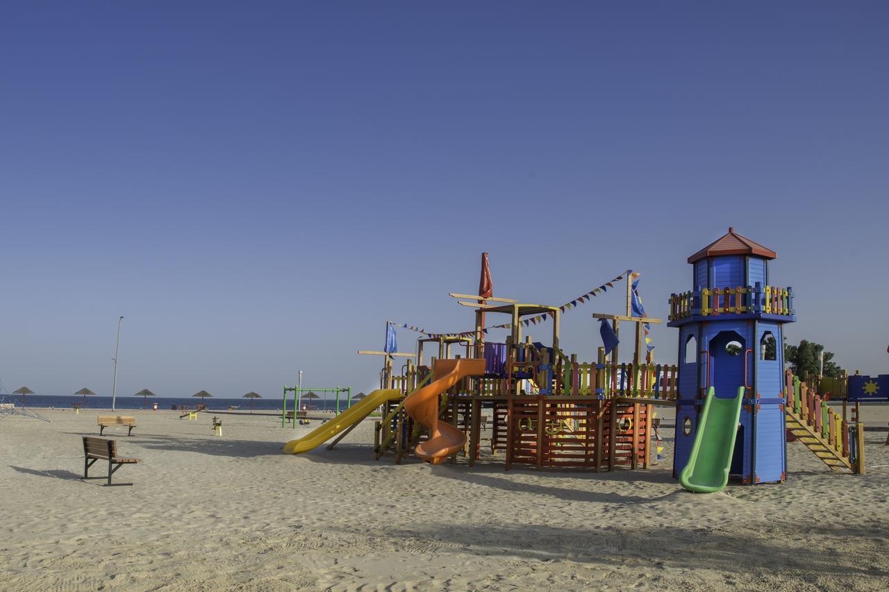 Radisson Blu Resort, Al Khobar Half Moon Bay Esterno foto Playground on the beach