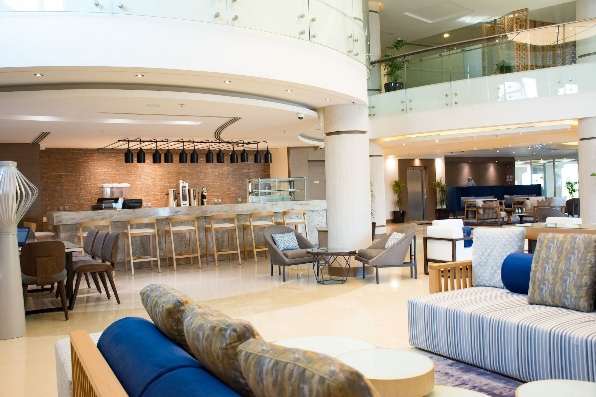 Radisson Blu Resort, Al Khobar Half Moon Bay Esterno foto The lounge at the airport