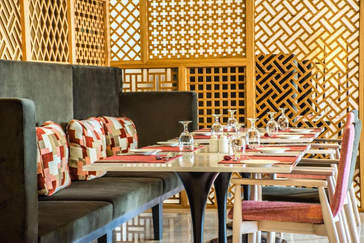 Radisson Blu Resort, Al Khobar Half Moon Bay Esterno foto Restaurant interior