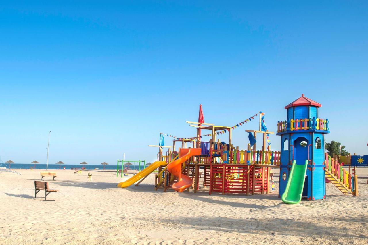 Radisson Blu Resort, Al Khobar Half Moon Bay Esterno foto Playground on the beach