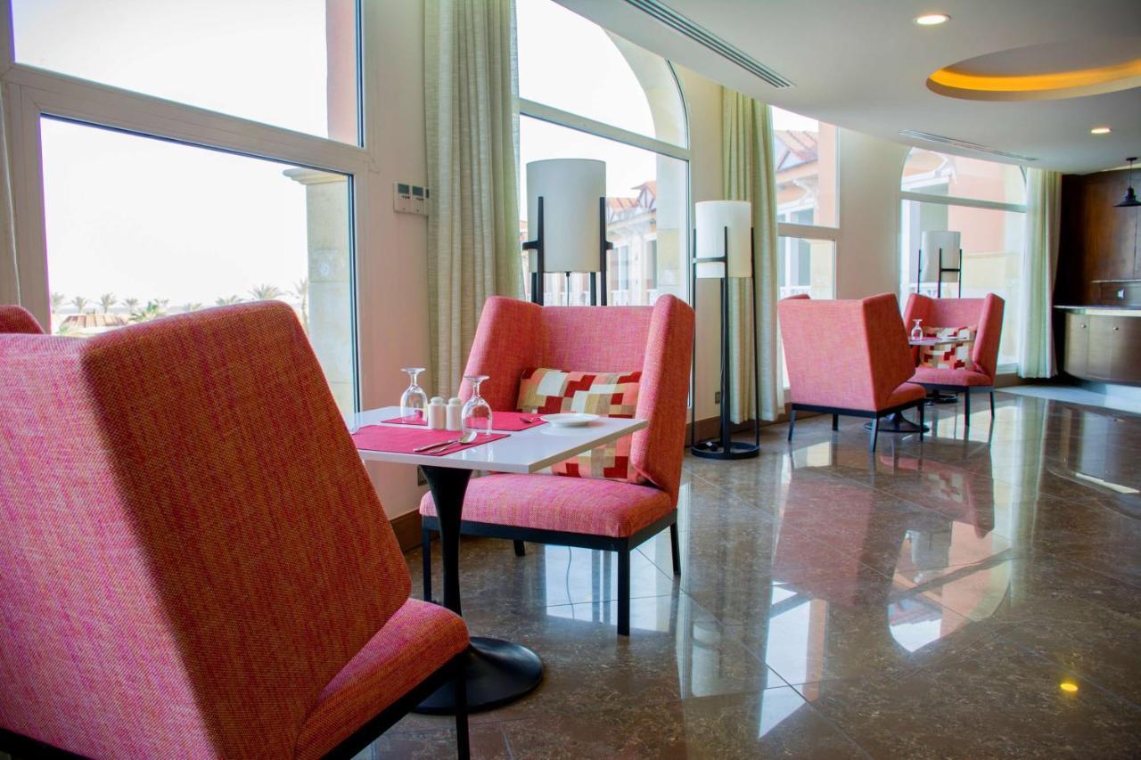 Radisson Blu Resort, Al Khobar Half Moon Bay Esterno foto The restaurant